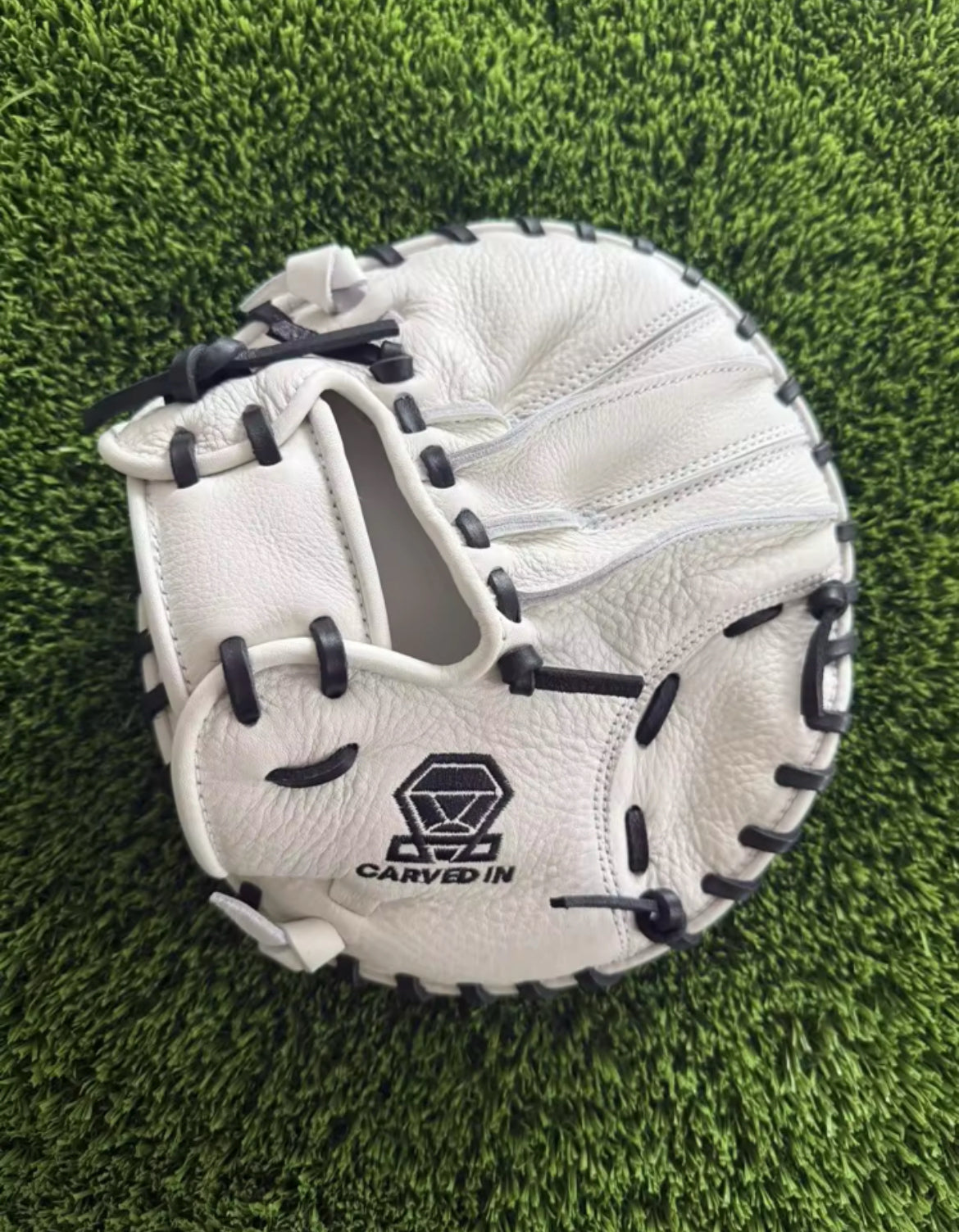 Pancake Glove - White Diamond